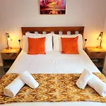 1 Merchants Gate - 2 Bedroom, City Apartment With Private Parking